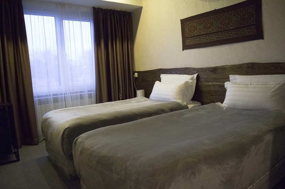 My Hotel Бишкек Экстерьер фото
